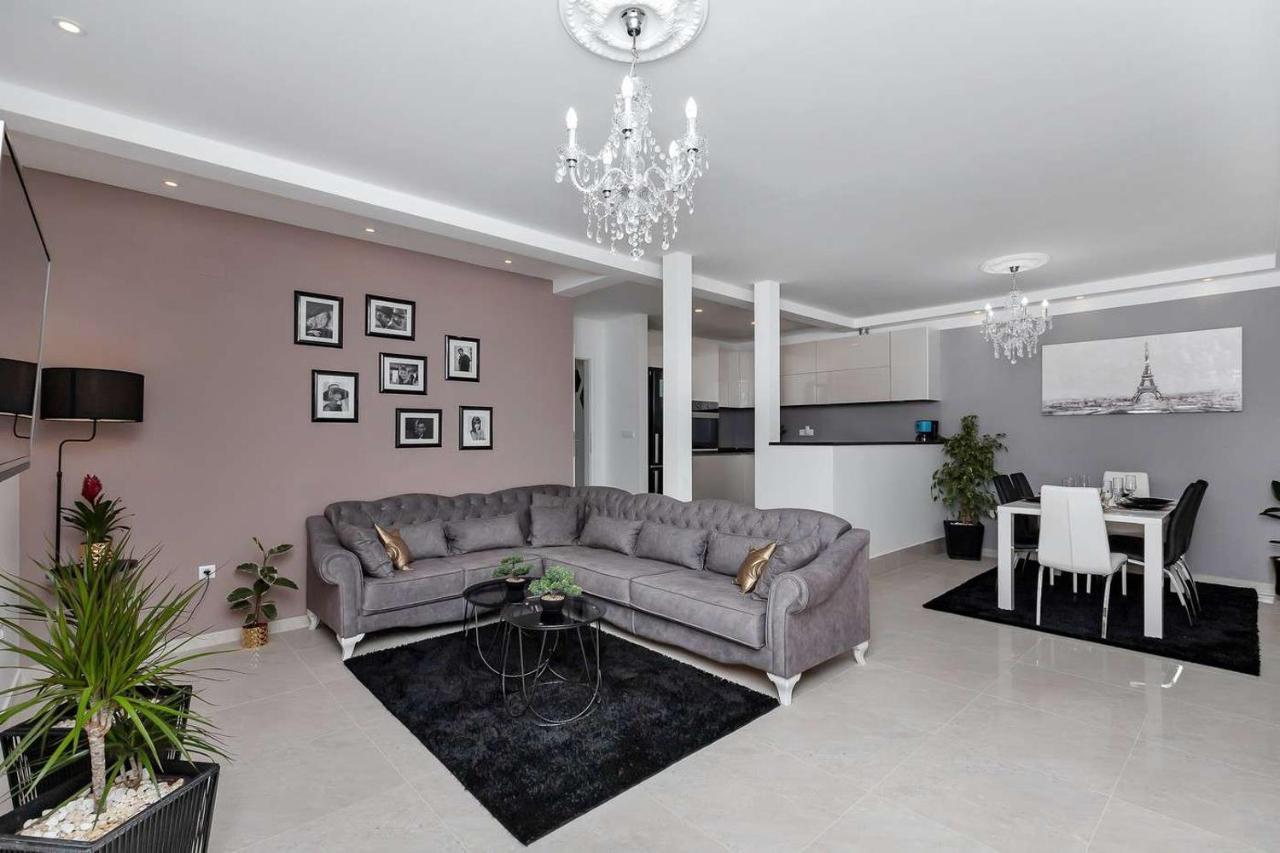 Luxurious Apartment Nino Makarska Exterior photo