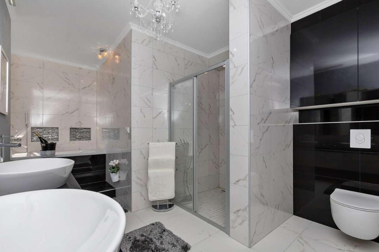 Luxurious Apartment Nino Makarska Exterior photo