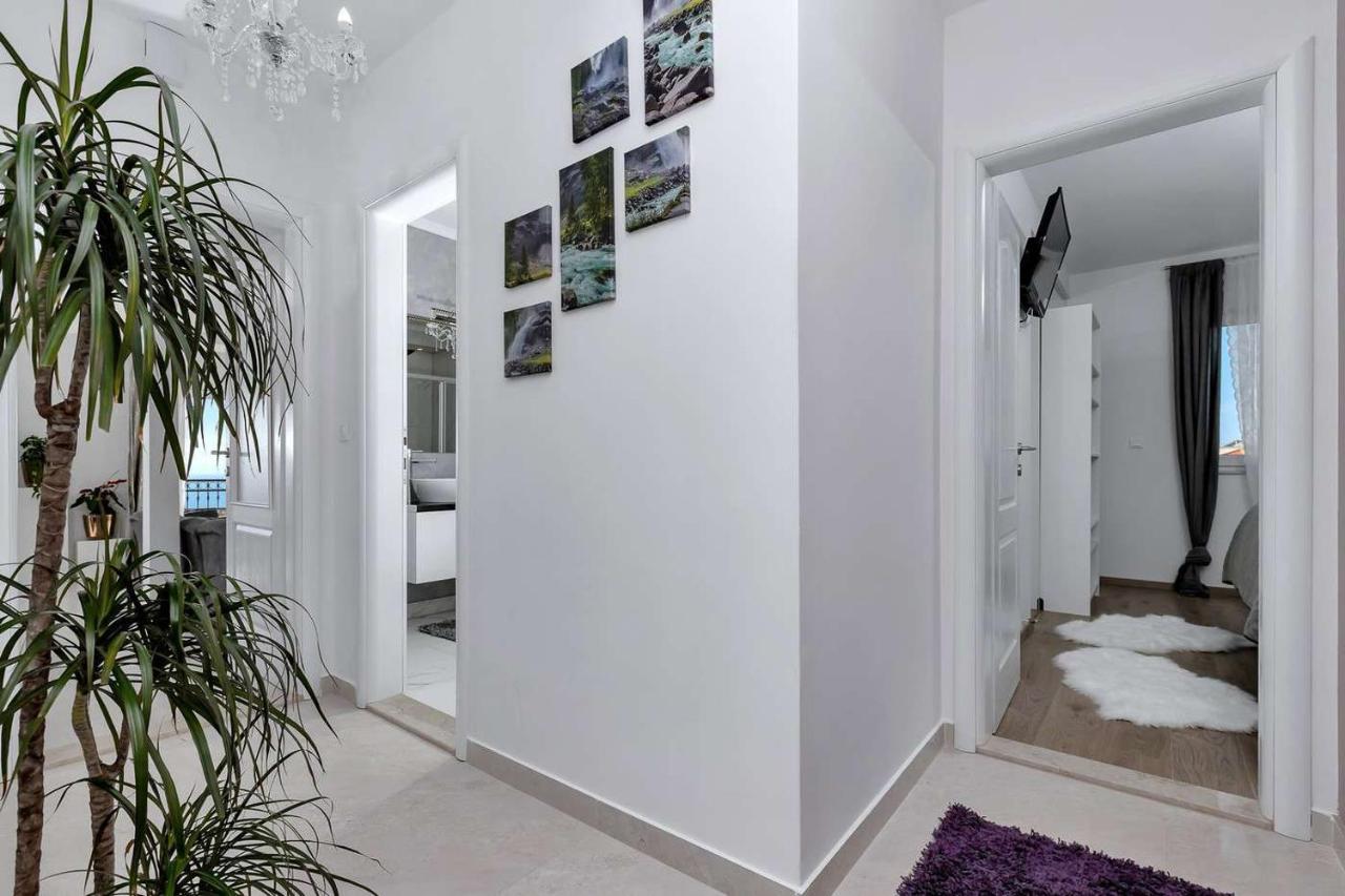 Luxurious Apartment Nino Makarska Exterior photo