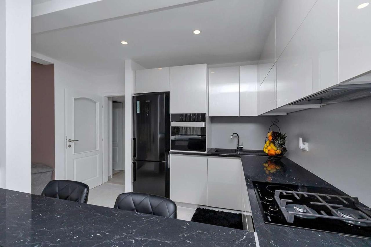 Luxurious Apartment Nino Makarska Exterior photo